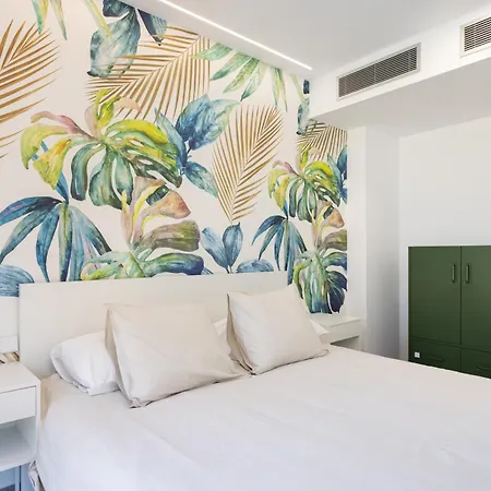 Home2book Design & Spacious Center Апартаменты
