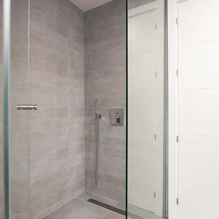 Apartment Home2book Design & Spacious Center *
