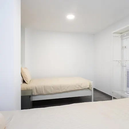 Home2book Design & Spacious Center *