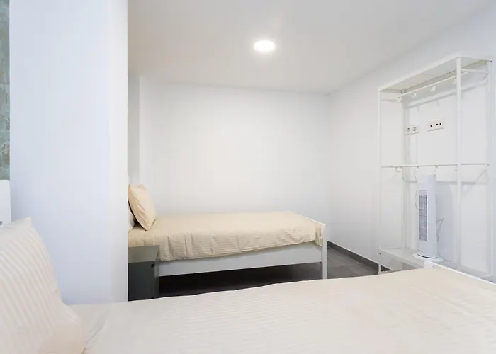 Home2book Design & Spacious Center *