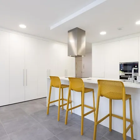 Home2book Design & Spacious Center Apartament *