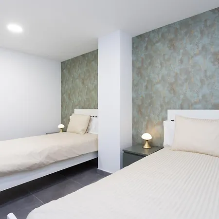 Home2book Design & Spacious Center Apartament *